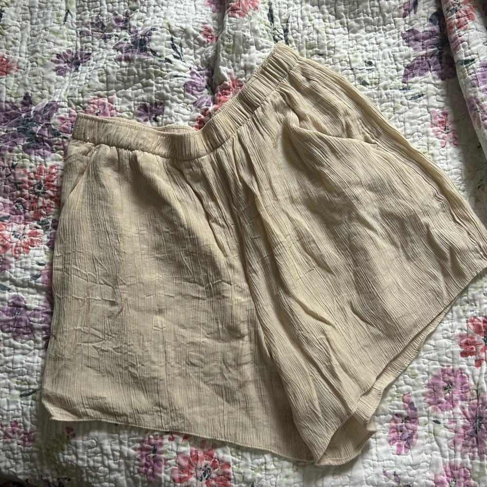 abercrombie & fitch flowy shorts